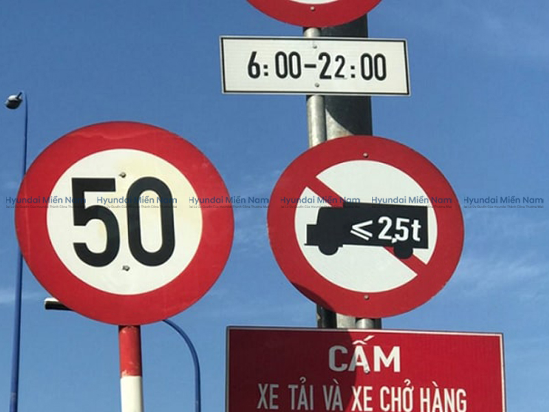 Biển Cấm Xe Tải (1)