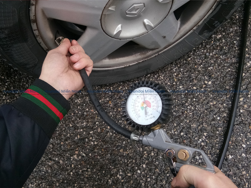 Bơm Lốp Xe Tải (3)