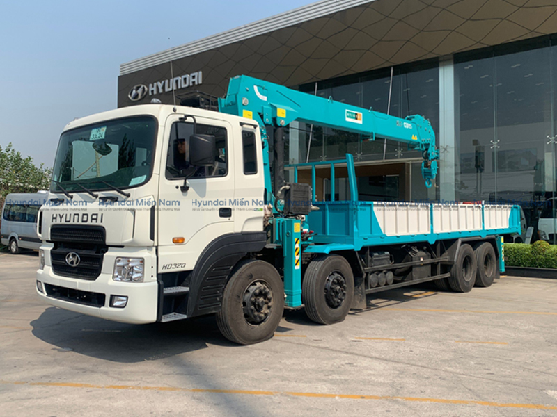 Xe Cẩu 4 Chân Hyundai Hd320 19 Tấn Thùng Dài 12m2 (15)