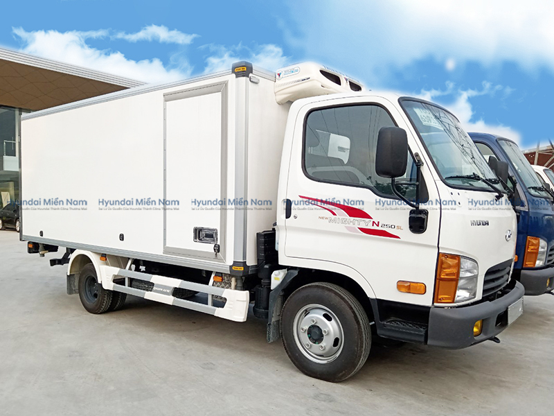 Xe đông Lạnh Hyundai New Mighty N250sl 2.5 Tấn Thùng Dài 4m3 (5)