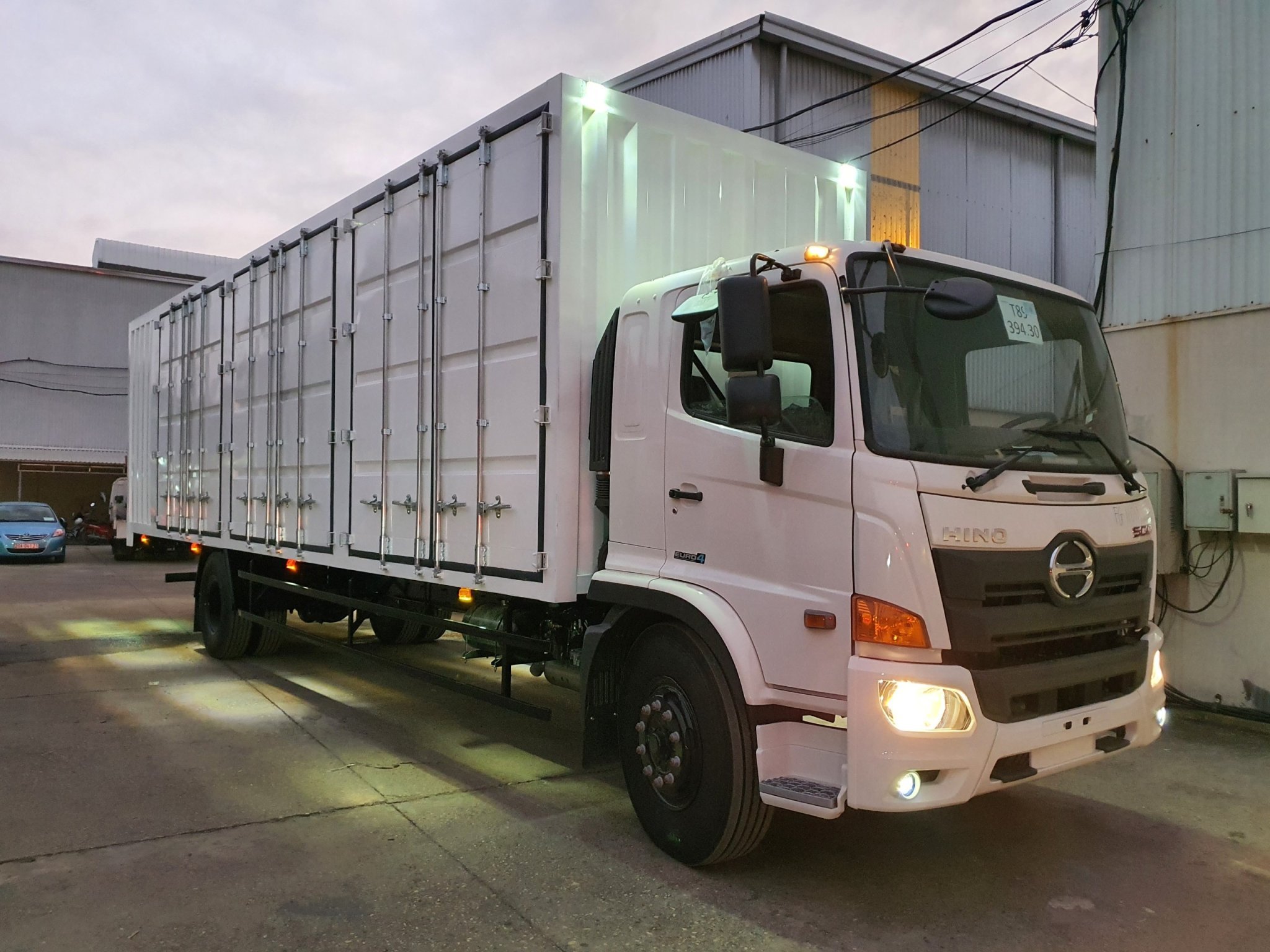 Xe Tải Hino Thùng Kín