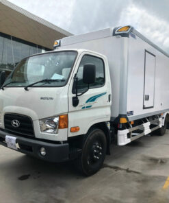 Xe tải Hyundai New Mighty 110SL thùng kín composite 7 tấn thùng dài 5m8