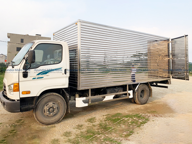 Xe Tải Hyundai New Mighty 110sp Thùng Kín Inox 7 Tấn Thùng Dài 4m9 (2)