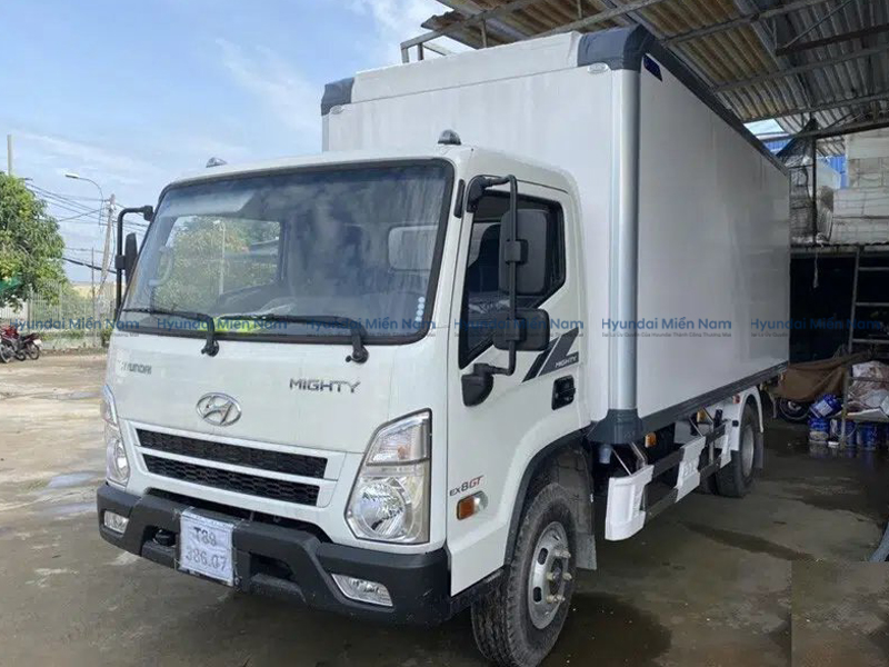 Xe Tải Hyundai New Mighty Ex8 Gt S2 Thùng Kín Composite 7 Tấn Thùng Dài 5m3 (1)