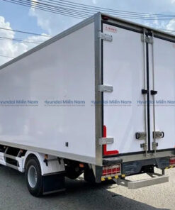 Xe Tải Hyundai New Mighty Ex8 Gt S2 Thùng Kín Composite 7 Tấn Thùng Dài 5m3 (5)