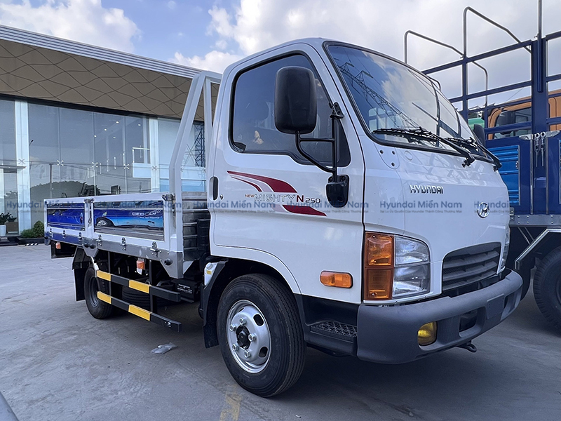 Xe Tải Hyundai New Mighty N250 Thùng Lửng 2.5 Tấn Thùng Dài 3m6 (3)