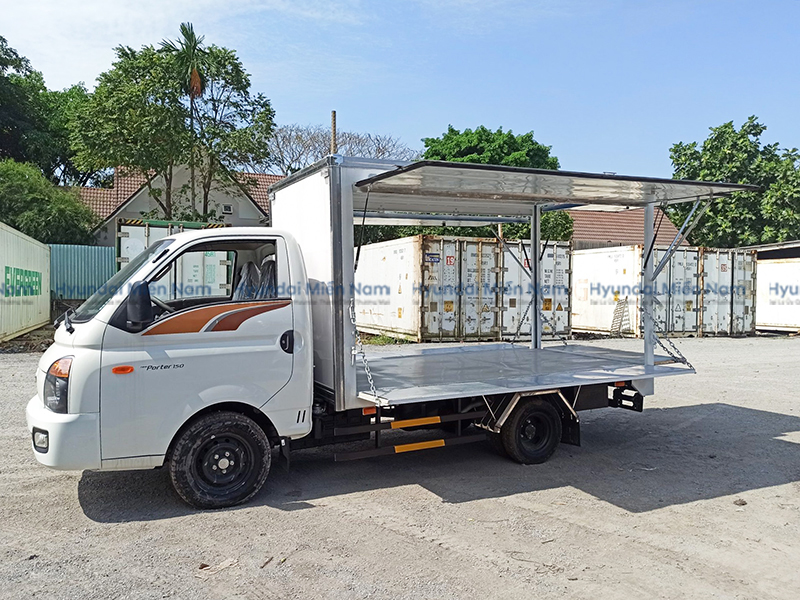 Xe Tải Hyundai New Porter H150 Thùng Cánh Dơi 1.5 Tấn Thùng Dài 3m1 (2)