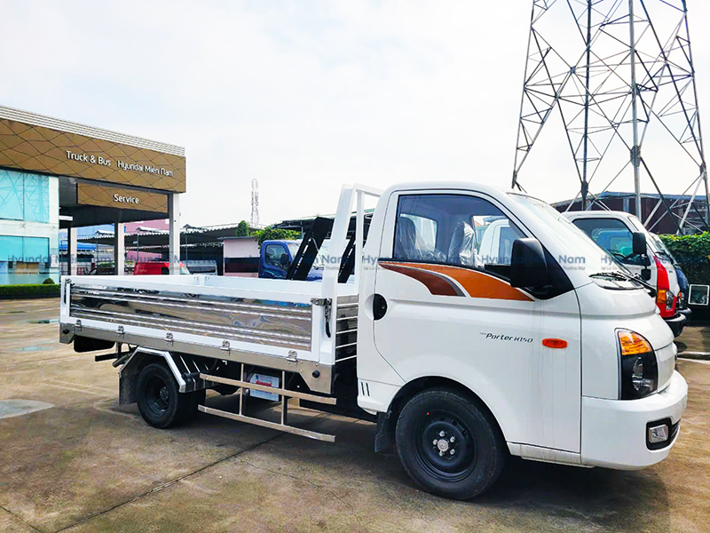 So sánh xe tải New Porter 150 và Veam VT260SL