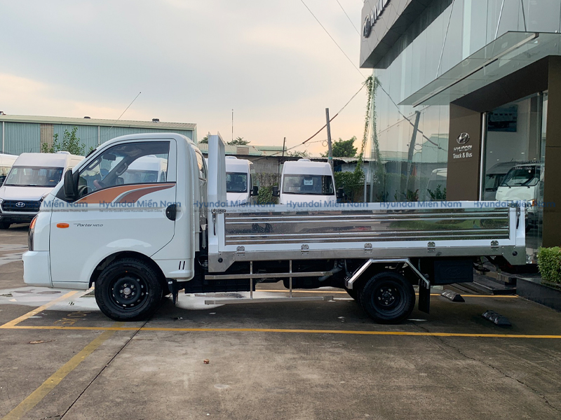 Xe Tải Hyundai New Porter H150 Thùng Lửng 1.5 Tấn Thùng Dài 3m1 (9)