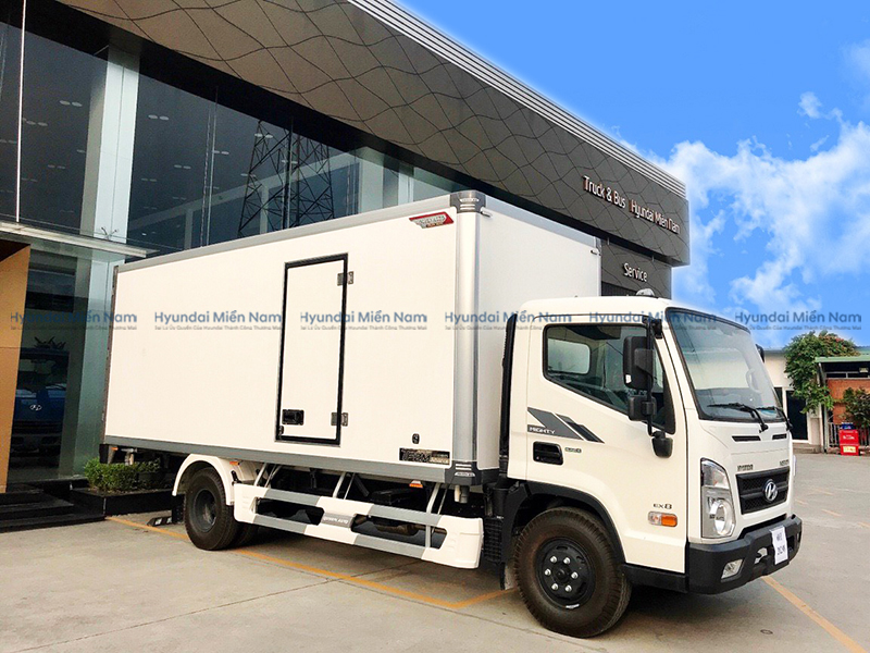 Xe Tải Hyundai Mighty Ex8l Thùng Bảo ôn (3)