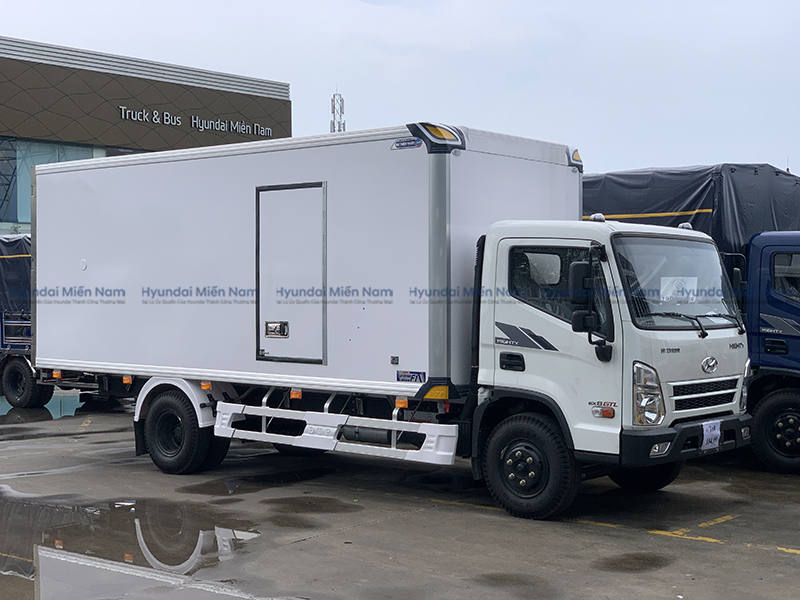 Xe Tải Hyundai New Mighty Ex8 Gtl Thùng Kín Composite 7 Tấn 5m8 (6)