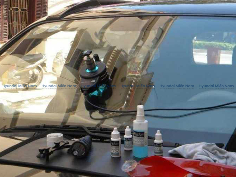 Kính Chắn Gió Ô Tô (3)