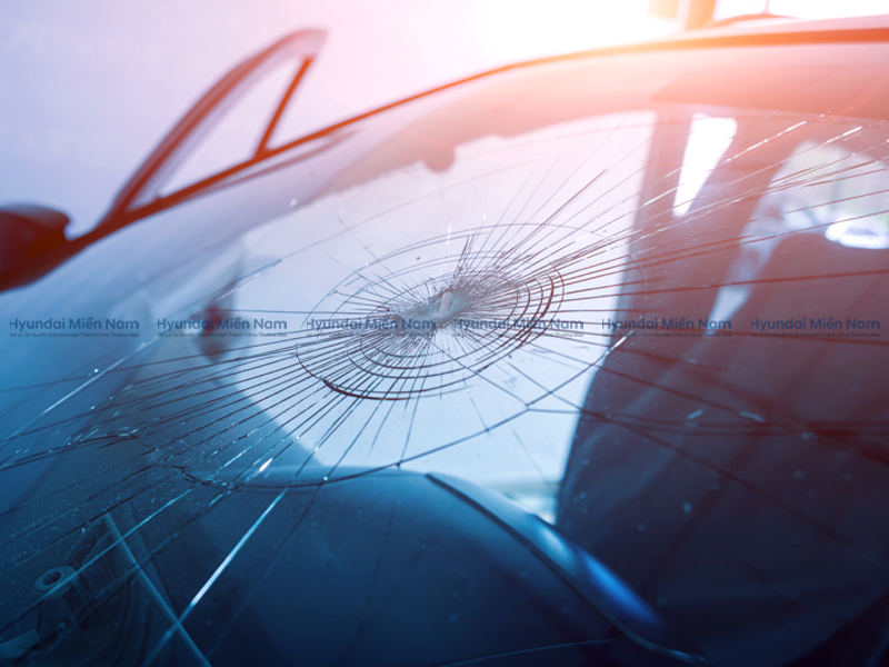 Kính Chắn Gió Ô Tô (4)