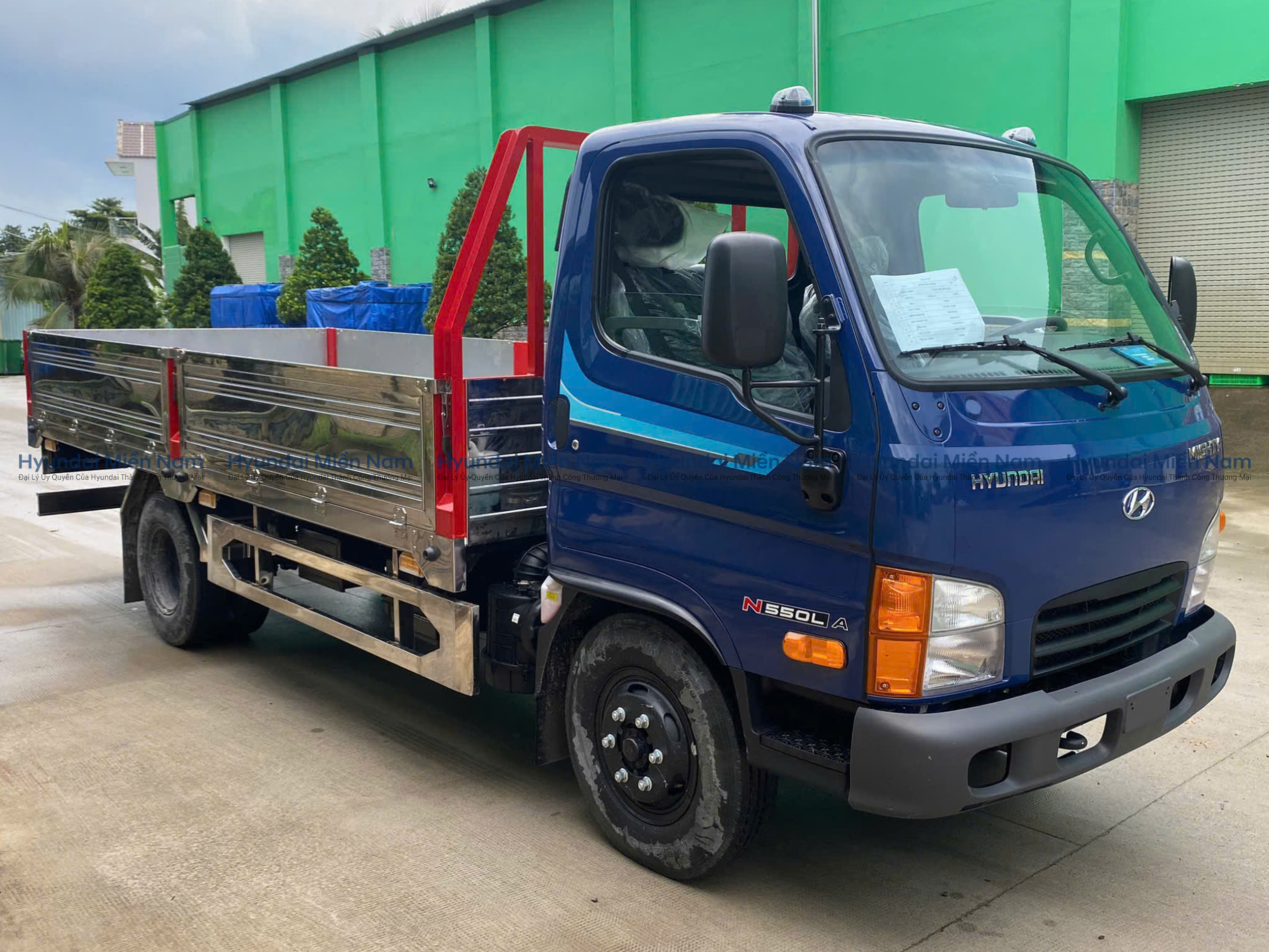 Hyundai N550L Xe tải thùng siêu dài 2.5 tấn - Ảnh 4