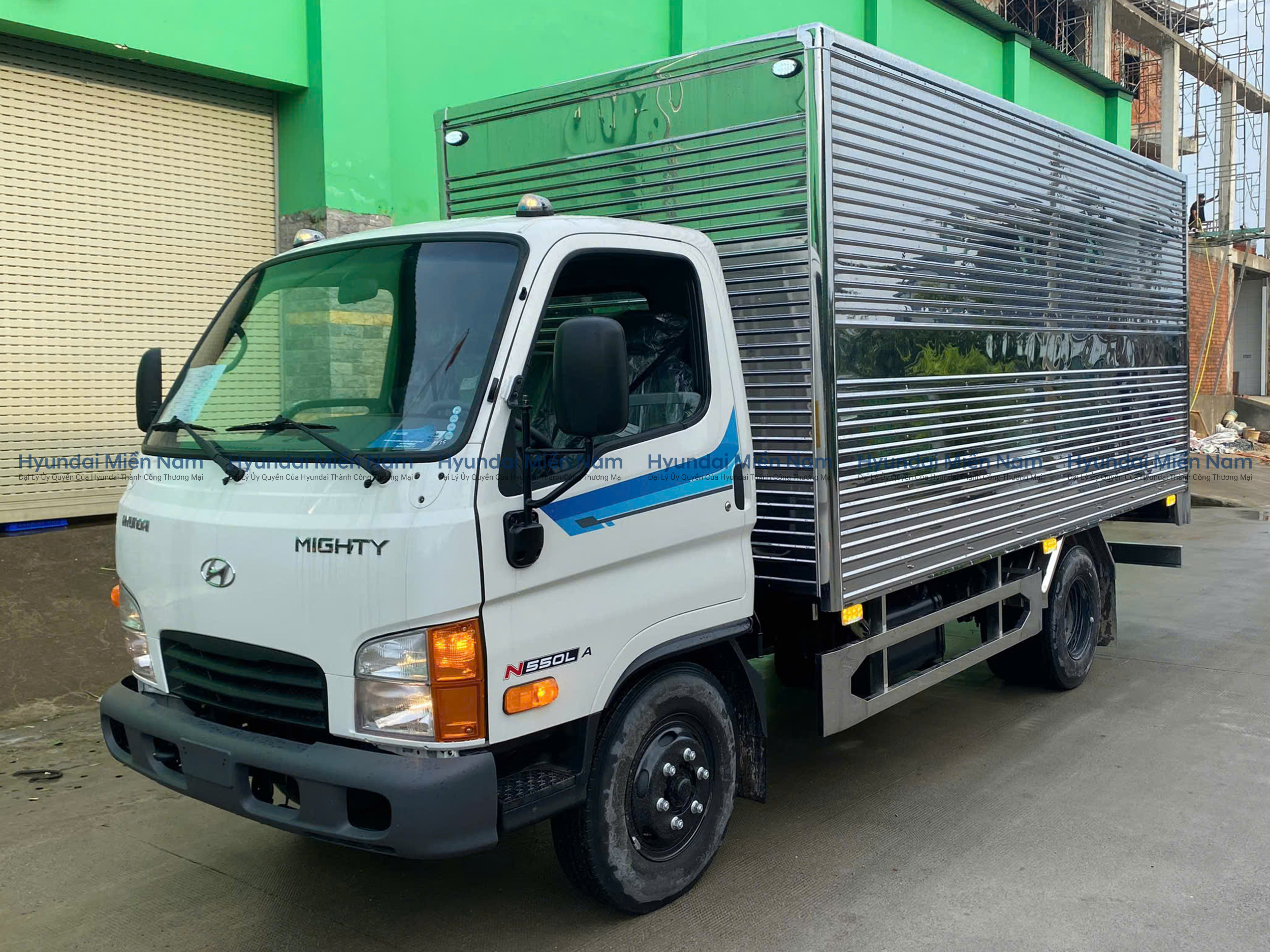 Hyundai N550L Xe tải thùng siêu dài 2.5 tấn - Ảnh 2
