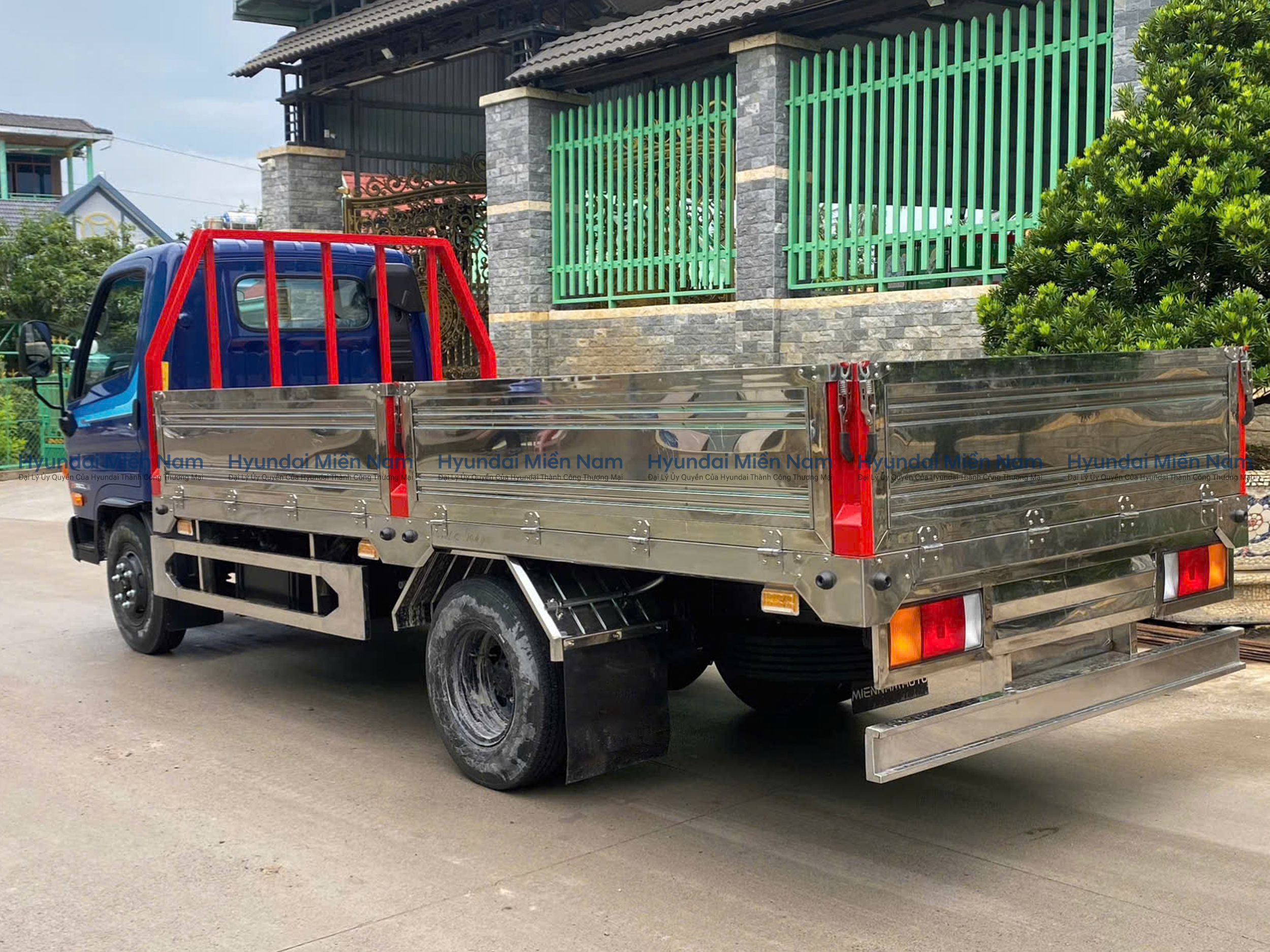 Hyundai N550L Xe tải thùng siêu dài 2.5 tấn - Ảnh 7